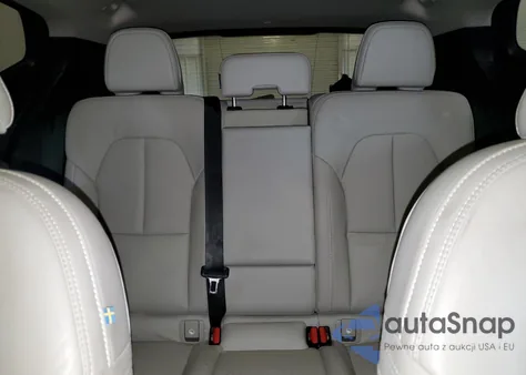 2021 Volvo Xc40 T5 Momentum z USA, uszkodzony, nr VIN YV4162UK4M2430275